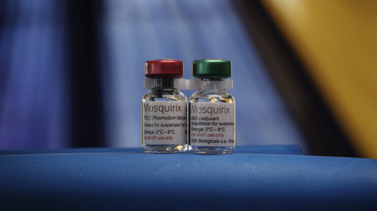 OMS aprueba una nueva vacuna contra la malaria para niños